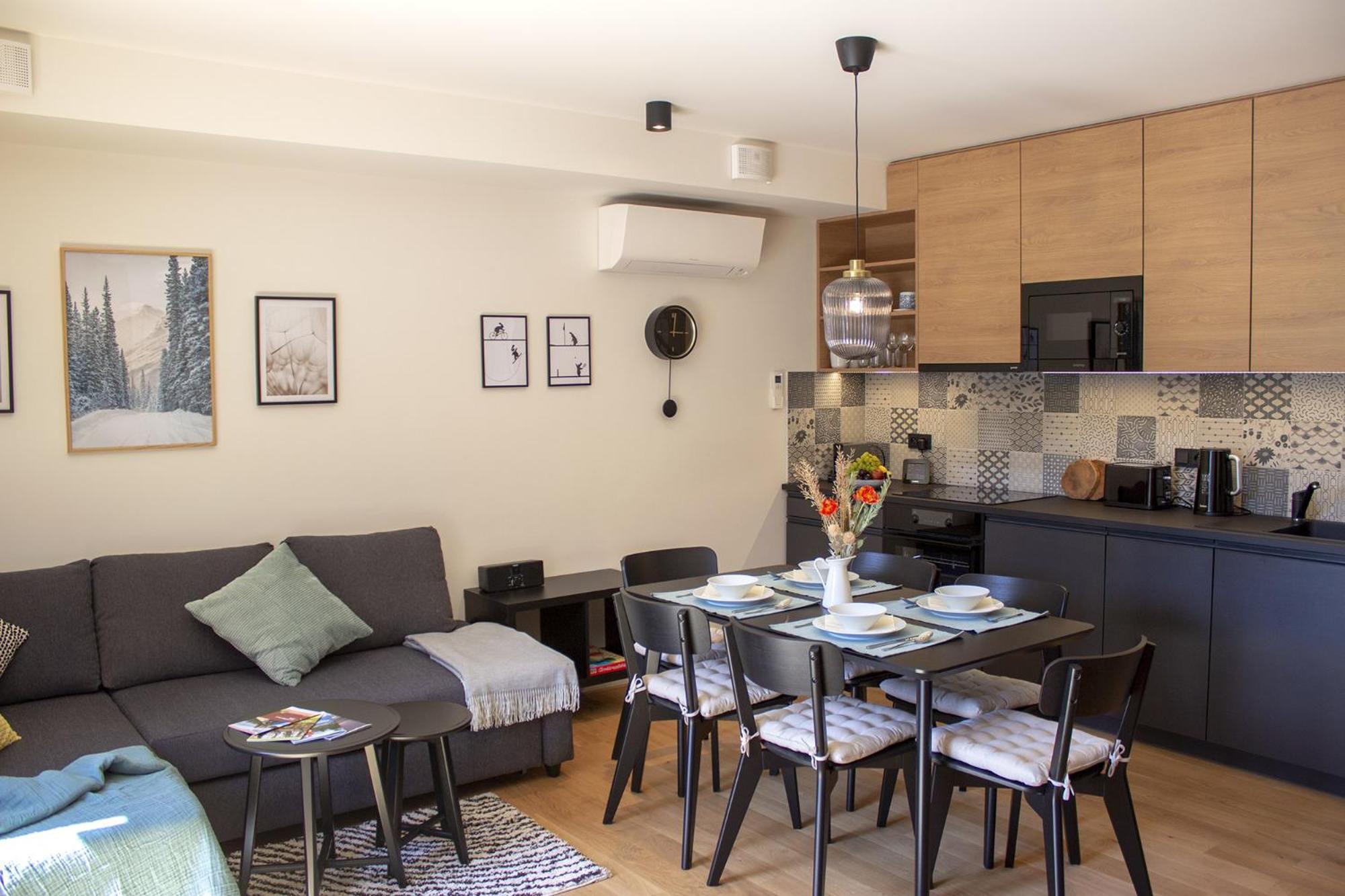 Enjoyharrachov - Atraktivni Slunny Klimatizovany Apartman 14 V Centru Harrachova Se Saunou, Parkovanim, Wifi-Wlan, Sat, Herni Konzoli, Pc S Win 10, Netflix Zdarma A Moznosti Dobijeni Auta S Jedinecnym Vyhledem Na Certovu Horu Se Skokanskymi Mustky Eksteriør billede