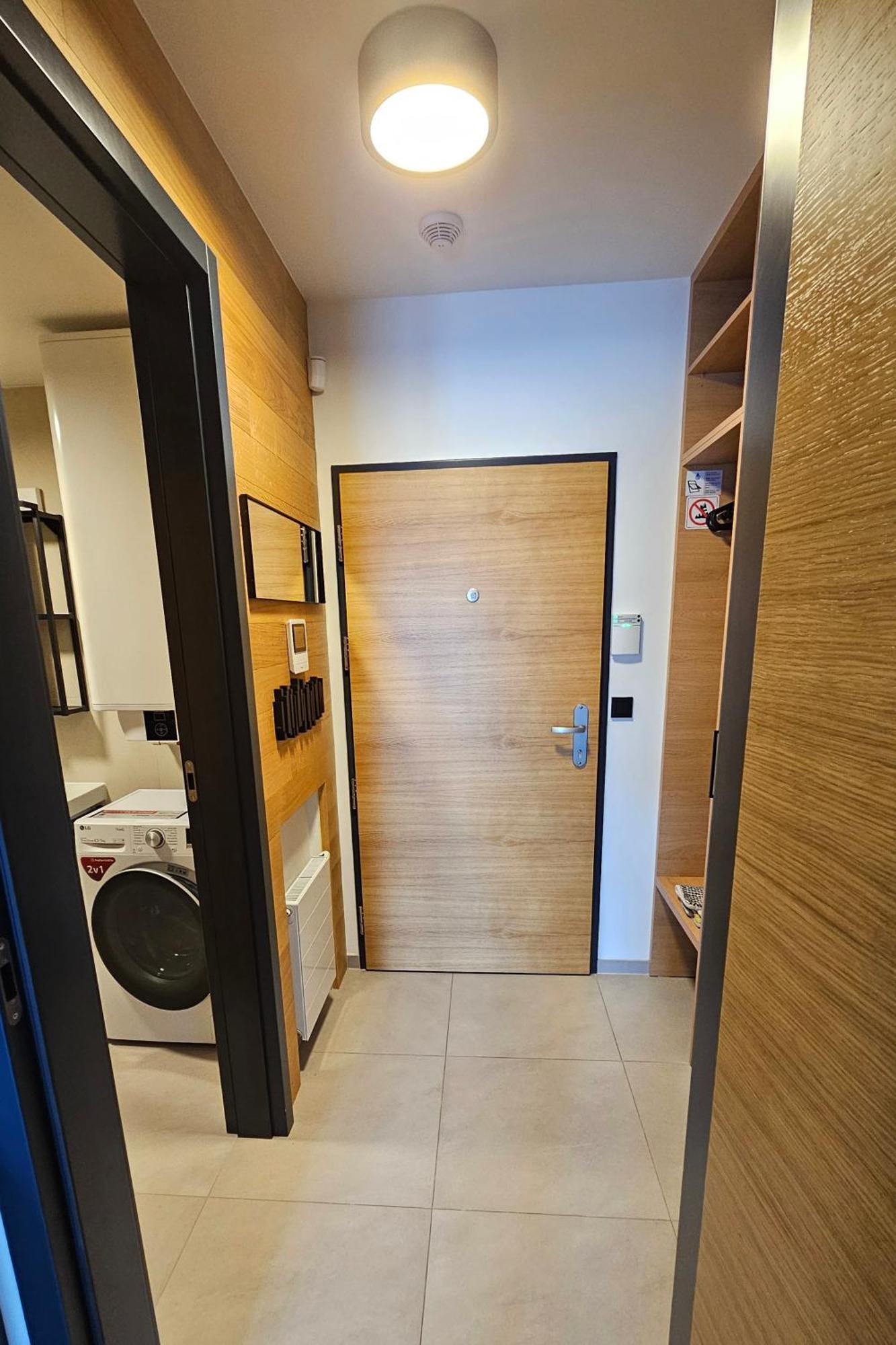 Enjoyharrachov - Atraktivni Slunny Klimatizovany Apartman 14 V Centru Harrachova Se Saunou, Parkovanim, Wifi-Wlan, Sat, Herni Konzoli, Pc S Win 10, Netflix Zdarma A Moznosti Dobijeni Auta S Jedinecnym Vyhledem Na Certovu Horu Se Skokanskymi Mustky Eksteriør billede