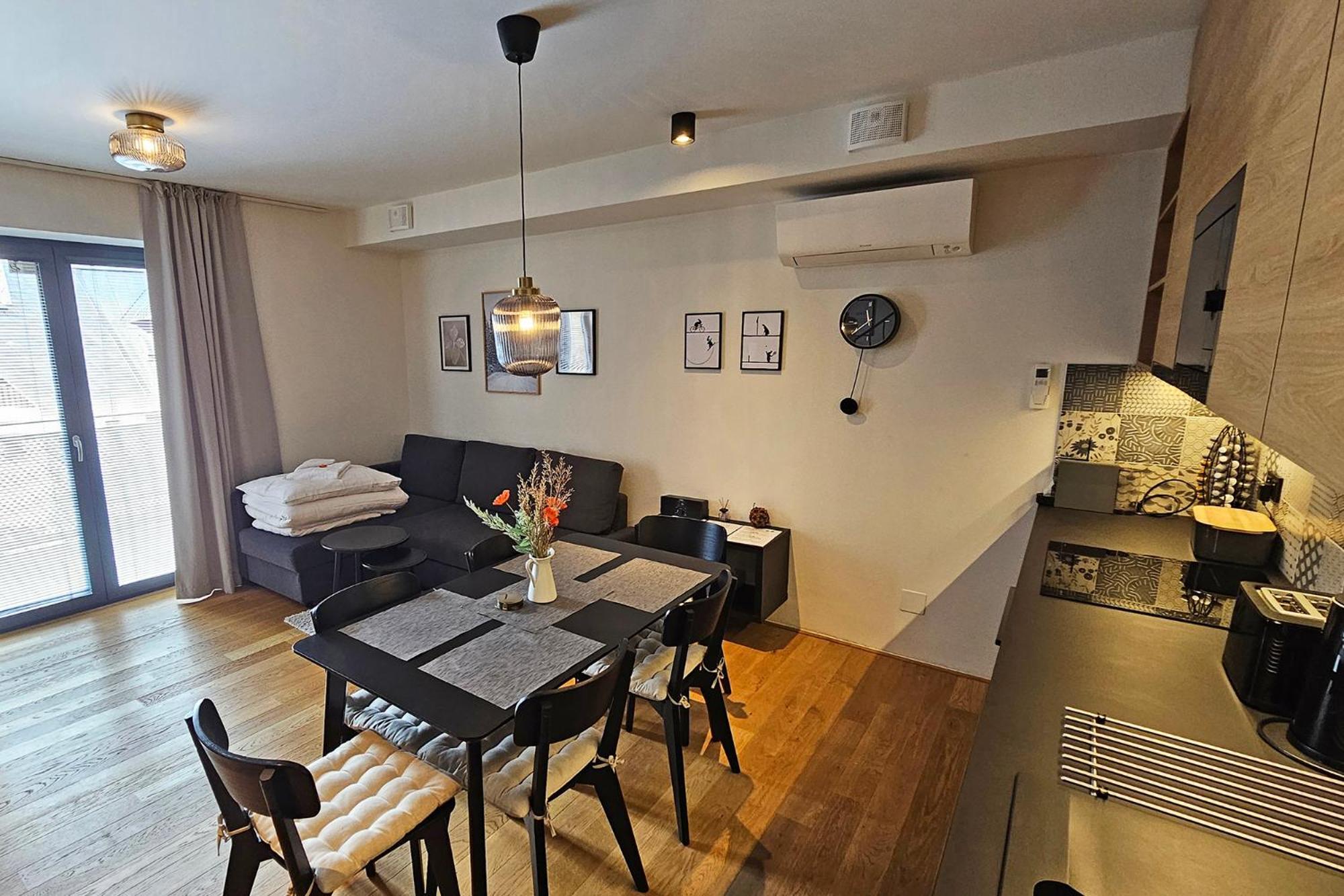 Enjoyharrachov - Atraktivni Slunny Klimatizovany Apartman 14 V Centru Harrachova Se Saunou, Parkovanim, Wifi-Wlan, Sat, Herni Konzoli, Pc S Win 10, Netflix Zdarma A Moznosti Dobijeni Auta S Jedinecnym Vyhledem Na Certovu Horu Se Skokanskymi Mustky Eksteriør billede